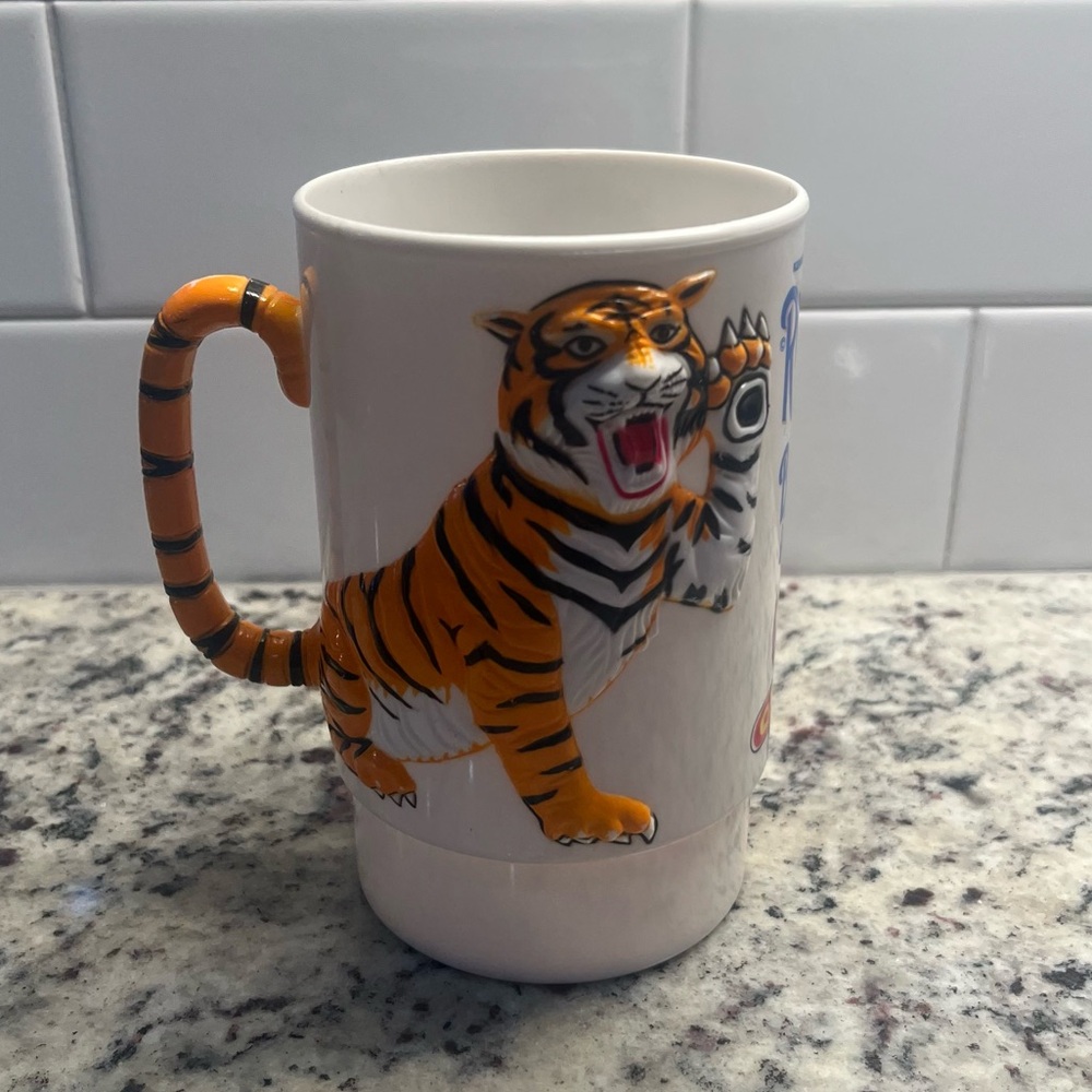 Ringling Brothers and Barnum and Bailey Circus vintage 1988 souvenir tiger cup